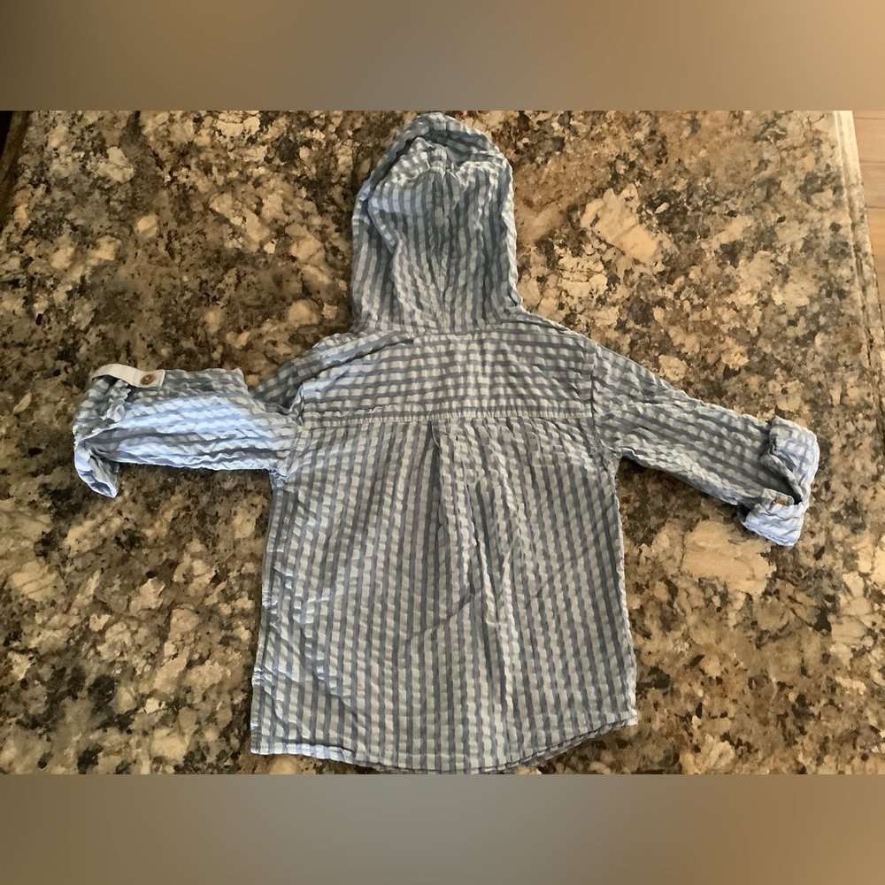Tommy Bahama Kids Seersucker Hooded Shirt – Size 4T, Blue Striped - Picture 2 of 6